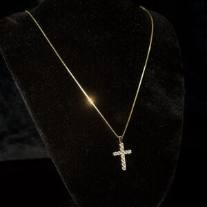 Elegant Gold Cross Pendant Necklace